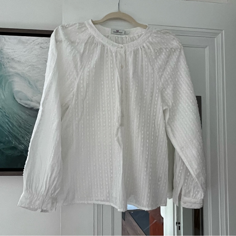 Vineyard Vines white cotton long sleeve clip dot top